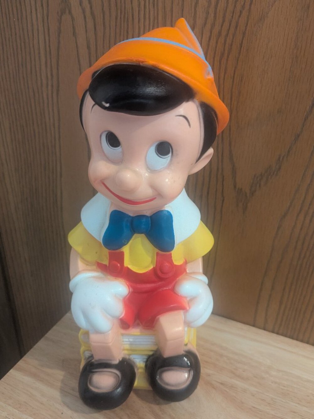 Vintage Coin Bank Pinocchio Sitting on Books 70s Walt Disney Productions 12" - Picture 1 of 10